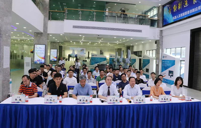 華亞數(shù)控機(jī)床2019光創(chuàng)賽 (7).jpg 華亞數(shù)控機(jī)床2019光創(chuàng)賽 (7).jpg