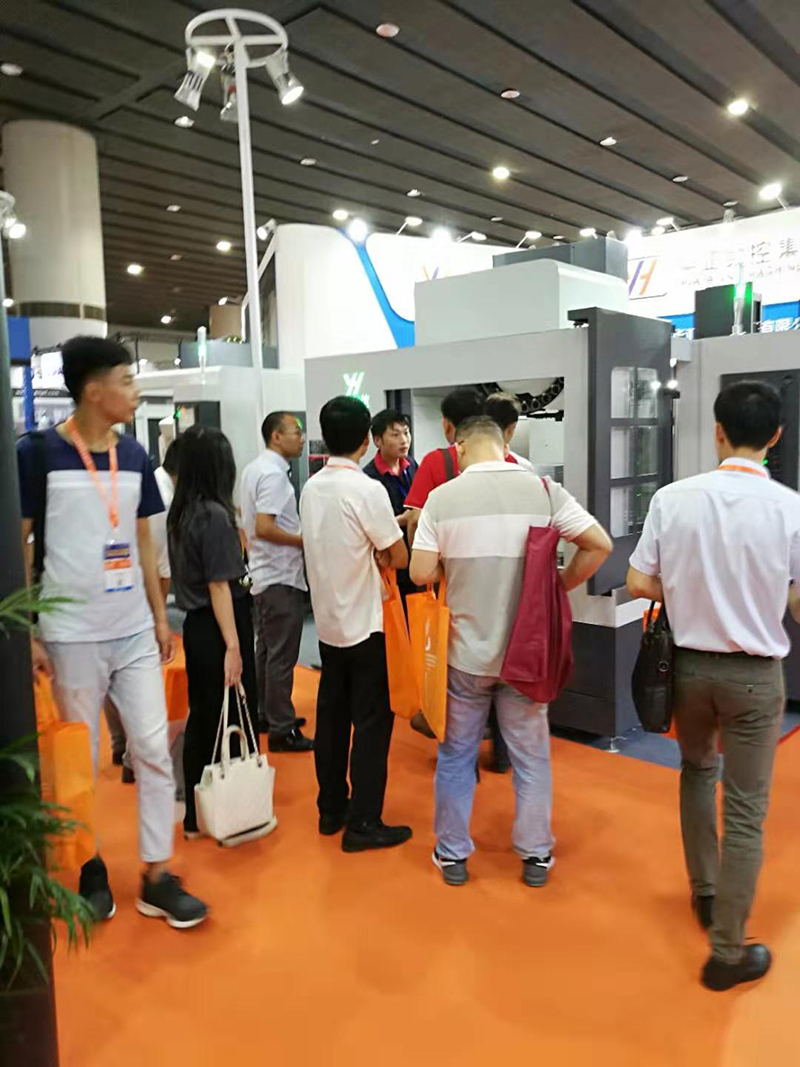 2019廣東工博會華亞數(shù)控現(xiàn)場照片 (5).jpg 2019廣東工博會華亞數(shù)控現(xiàn)場照片 (5).jpg